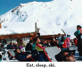 (photo: East, sleep, ski at small restaurant near Lac d'Ouillette)